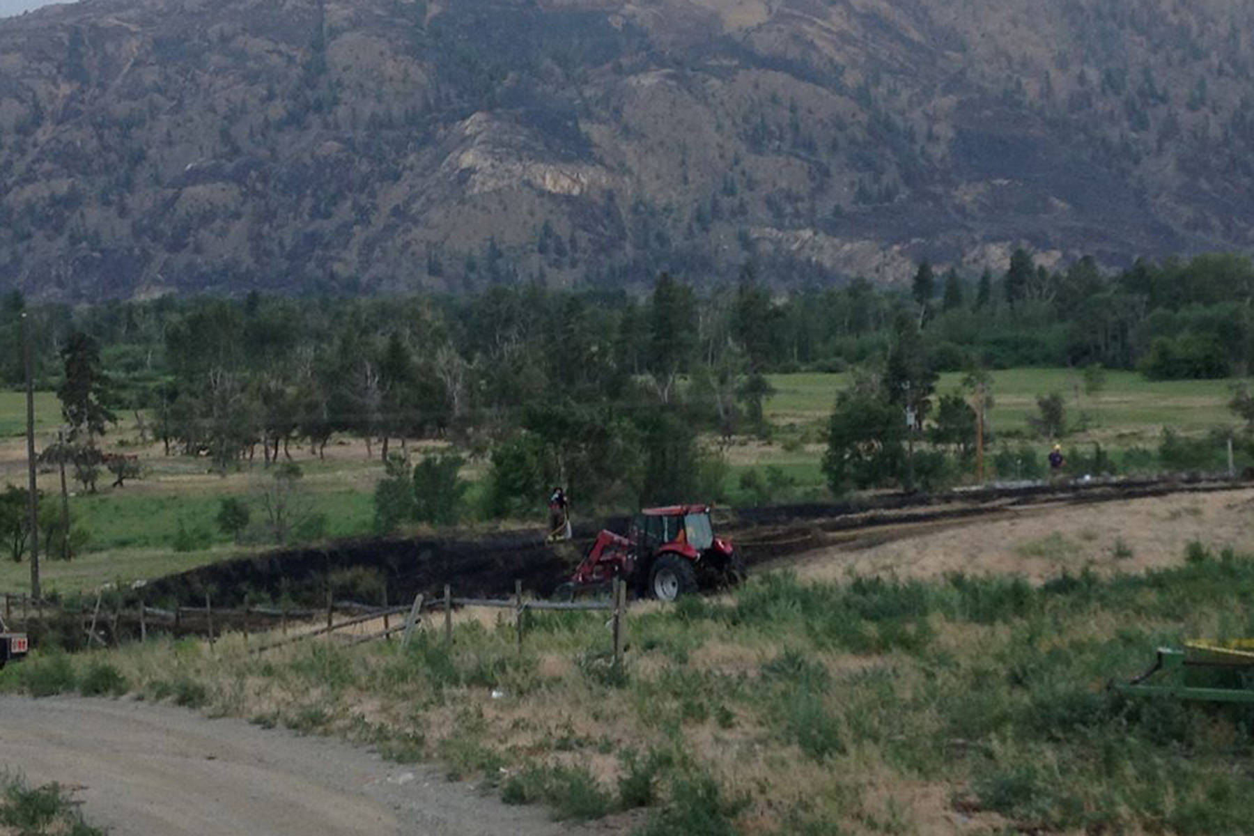 Similkameen grassfire put out within ‘a stones throw’ from homes