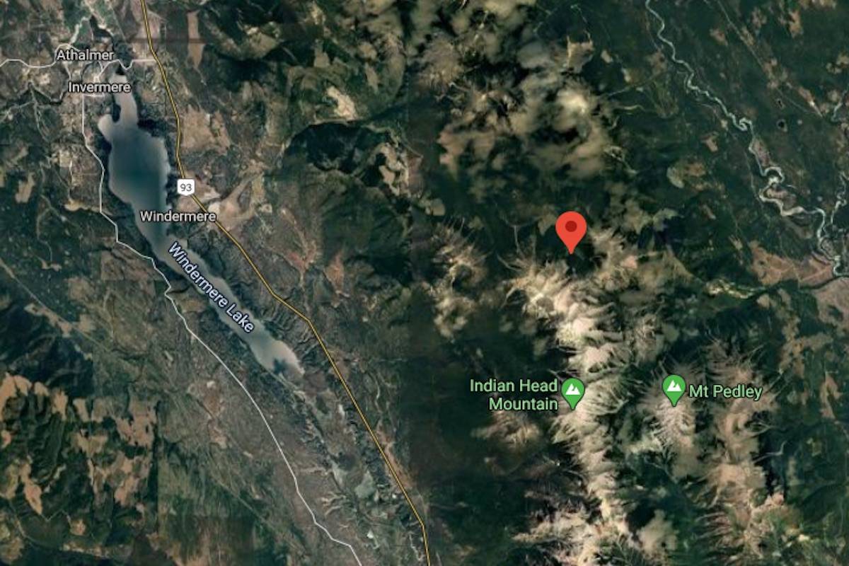 Kelowna glider pilot crashes in the Columbia Valley