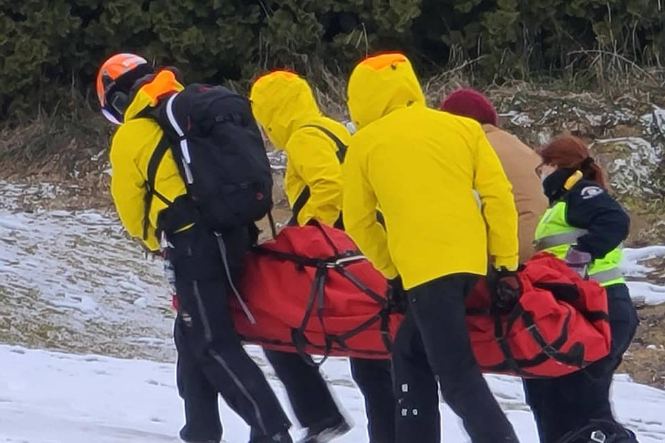 South Columbia Search and Rescue called in the Nelson Search and Rescue and Kootenay Valley Helicopters to provide a long line rescue. Photo: BCSAR submitted.