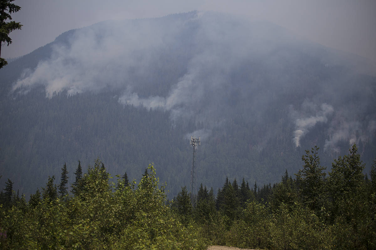 A view of the wildfire above Three Valley Lake on July 20 around 1 p.m. (Jocelyn Doll-Revelstoke Review)