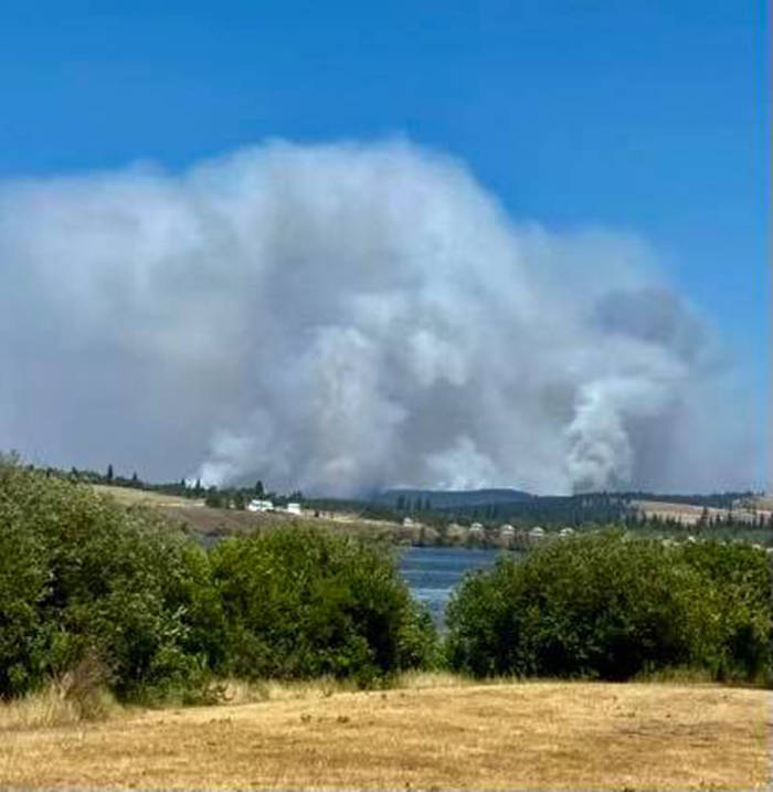 The White Rock Lake Fire burns in the mountains. (Brent Robertson photo)