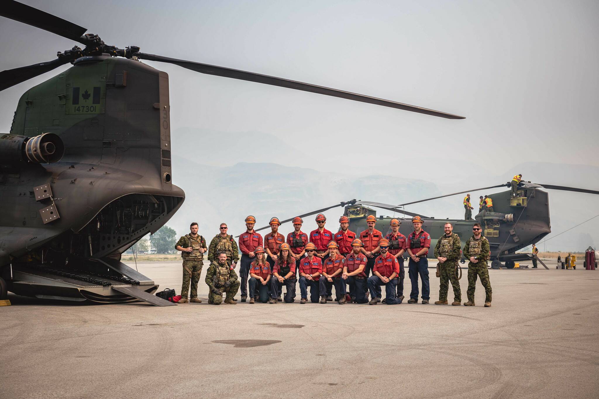 Some of Canada’s Armed Forces personnel (BC Wildfire Service/Twitter)