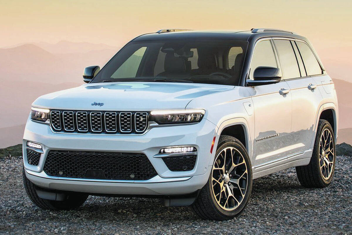 A new-design long-wheelbase Grand Cherokee appeared for 2021. The five-passenger model continued on and now the redesign has arrived. PHOTO: JEEP