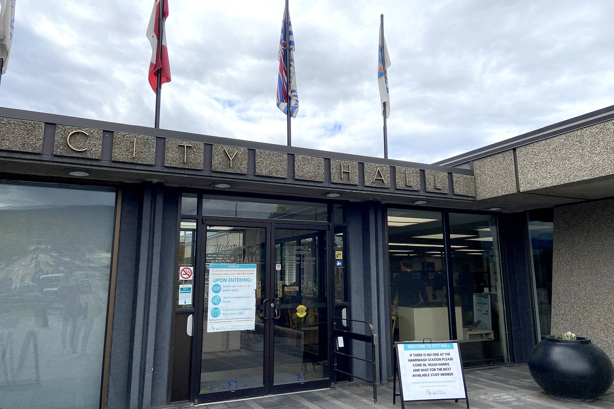 Vernon City Hall. (Jennifer Smith - Morning Star)
