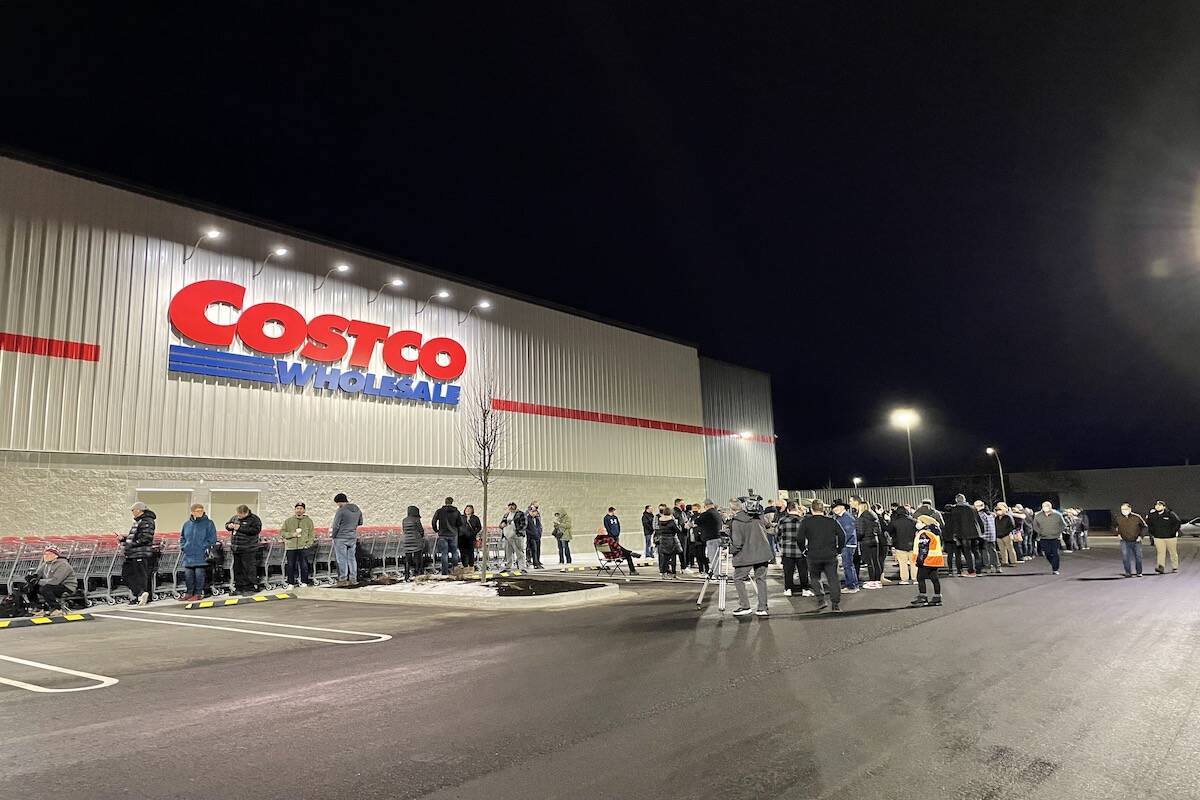 Customers lined up waiting for the new Costco warehouse store to open (Photo - Jordy Cunningham)