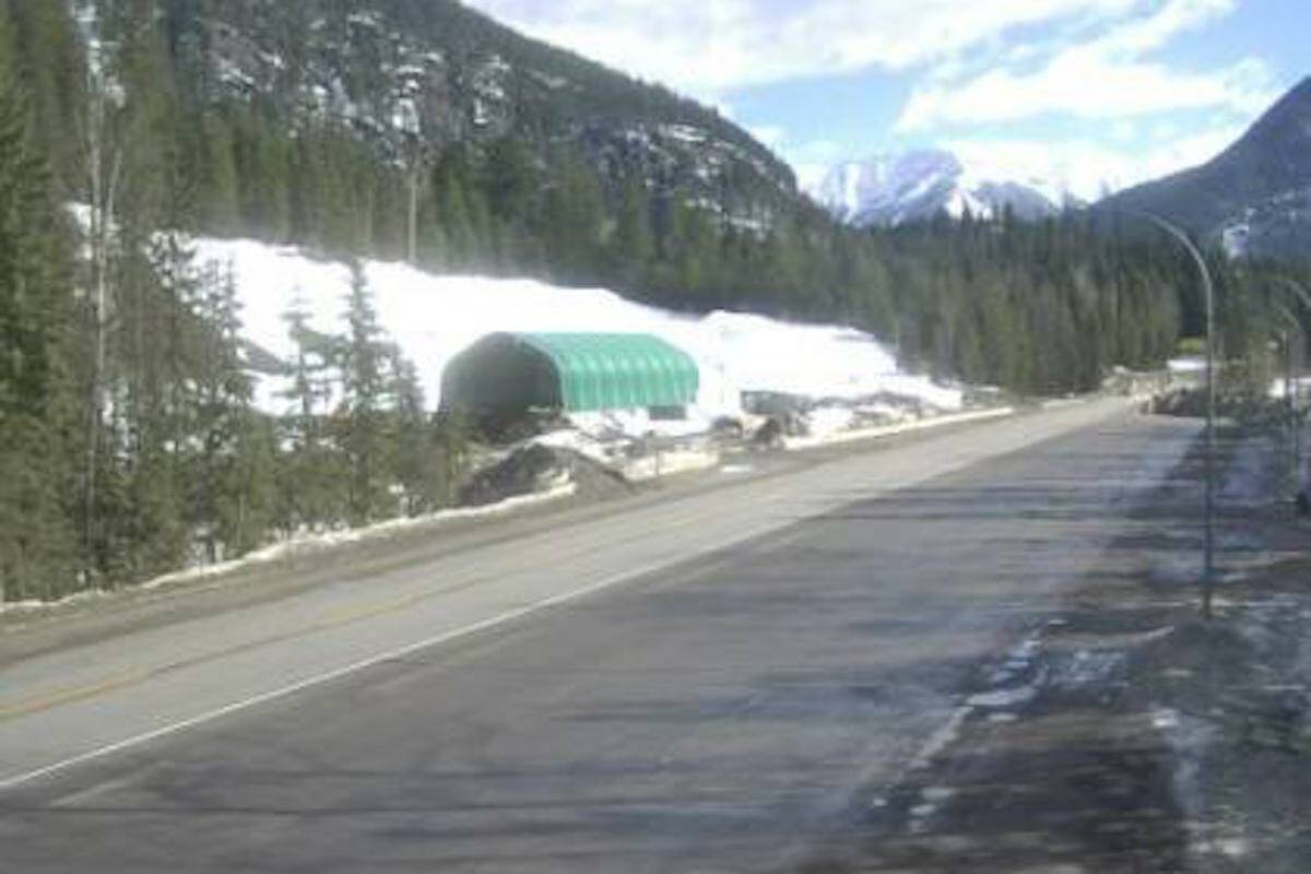 Highway 1, about 30 km east of Revelstoke, looking east. (DriveBC)