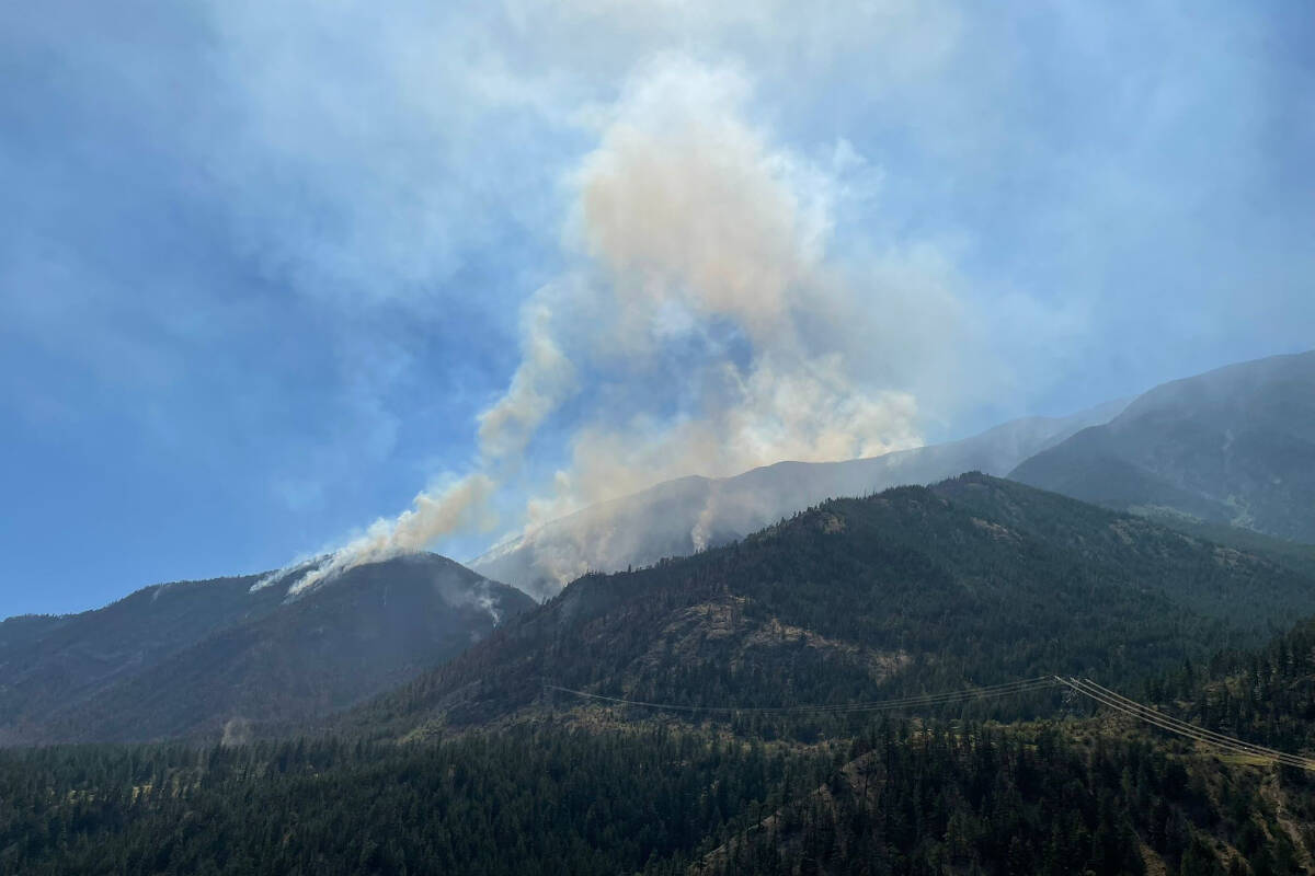 A northwest facing view of the Nohomin Creek wildfire, upslope from the Fraser River at the Seven Mile Creek. (BC Wildfire Service photo)