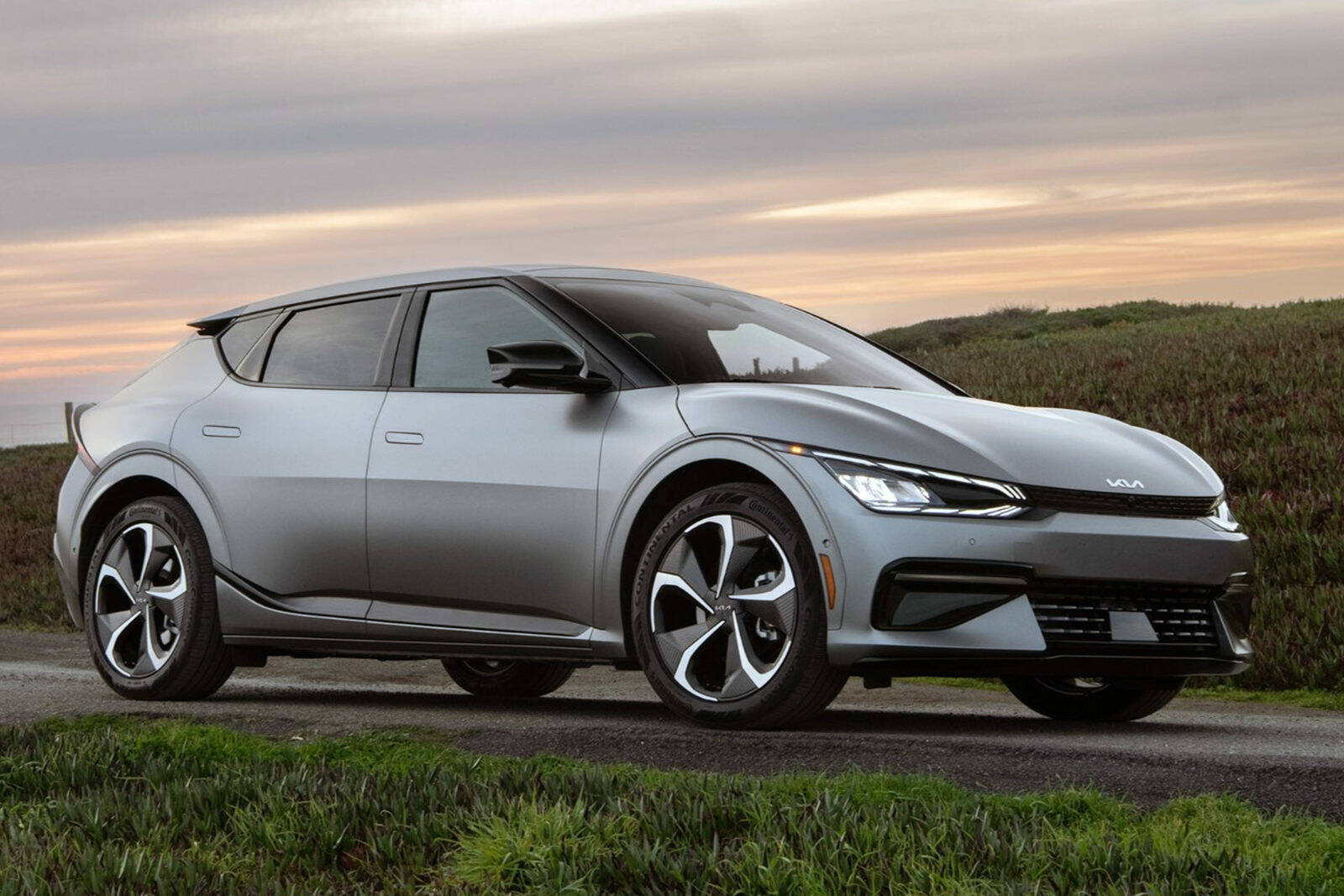 The horsepower ranges from 167 to 576, with a couple of stops in the middle. Rear-wheel-drive models come with one motor, while all-wheel-drive models get front and rear motors and, of course, much more power. PHOTO: KIA