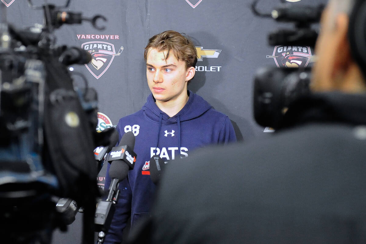 Connor Bedard met with the media Thursday, Nov. 25, 2022, at the Langley Events Centre. (Ryan Molag/LEC)