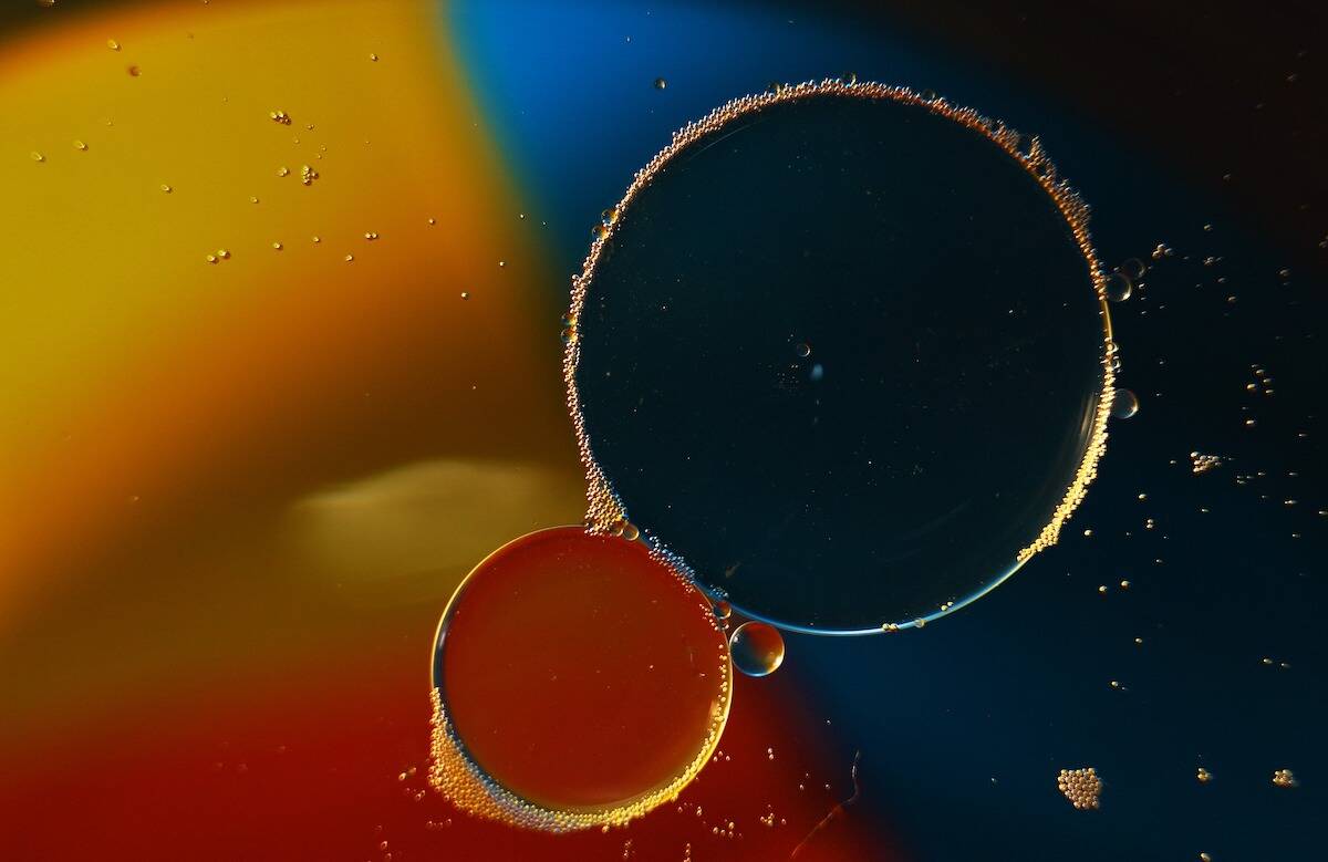 Liquid natural gas bubbles. (Pixabay)