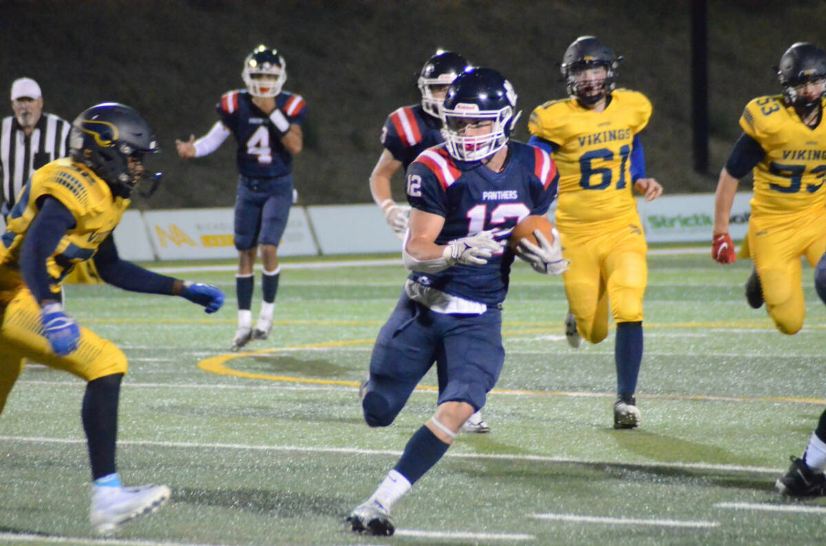 Vernon Panthers running back Joe Murphy (with ball) will take his game to the next level, committing to the University of Alberta Golden Bears of Canada’s U-Sports’ Canada West Conference. (Darren Hove Photo)