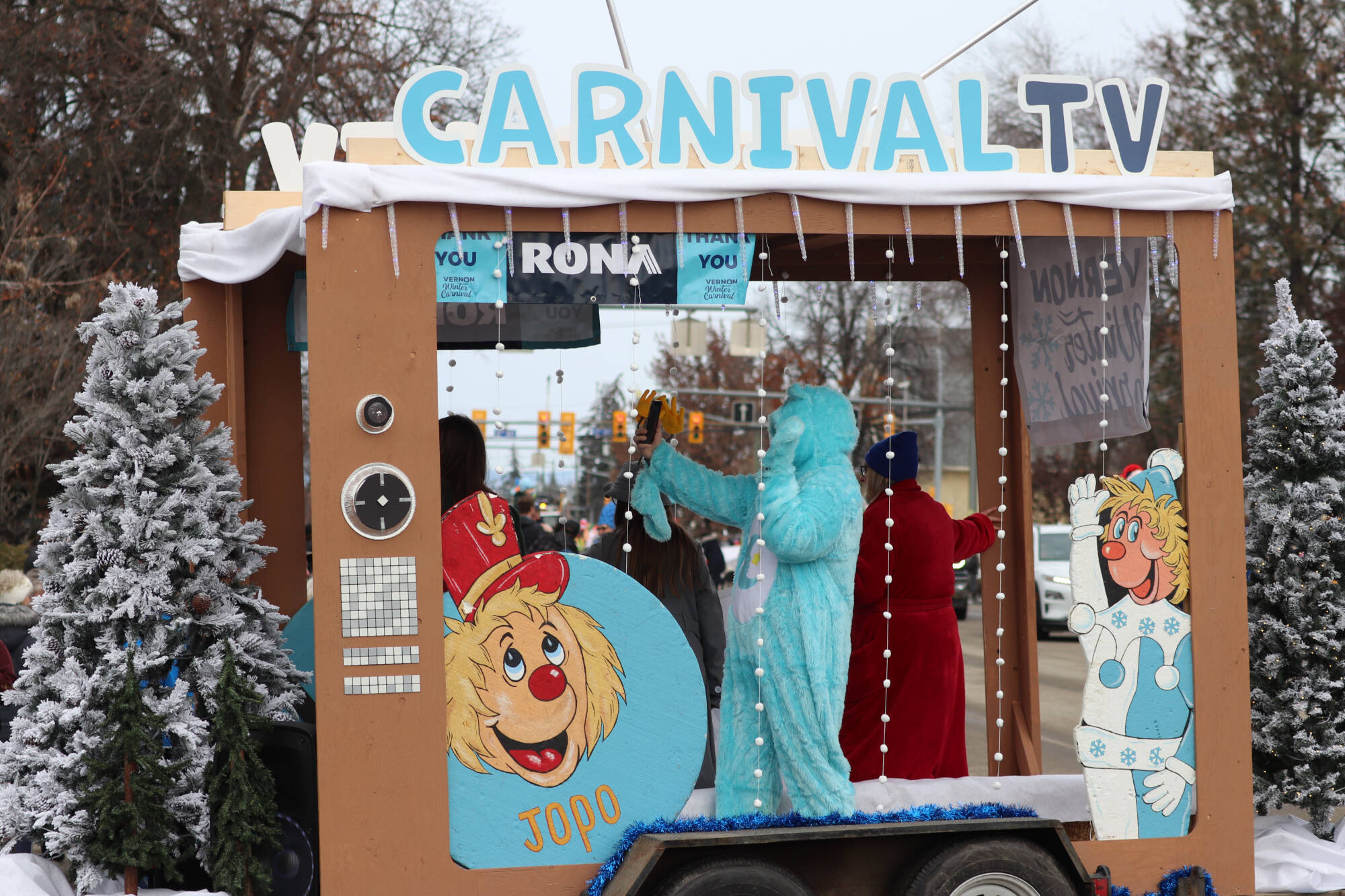 Thousands came out to take in the Vernon Winter Carnival parade Saturday, Feb. 4, 2023. (Brendan Shykora - Morning Star)