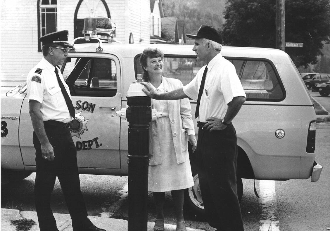 Nelson’s fire chief Harry Sommerville (left) in 1986 with Nelson city councillor Sharon Heflin and the actor Steve Martin during the filming of the movie Roxanne. Photo: Steve Thornton/ Nelson Daily News