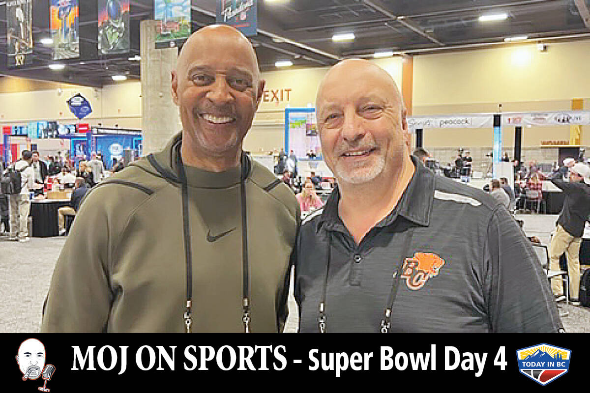 Bob Marjanovich with James Lofton, podcasting from Phoenix, the site of Super Bowl 57. (Nik Kowalski photo)