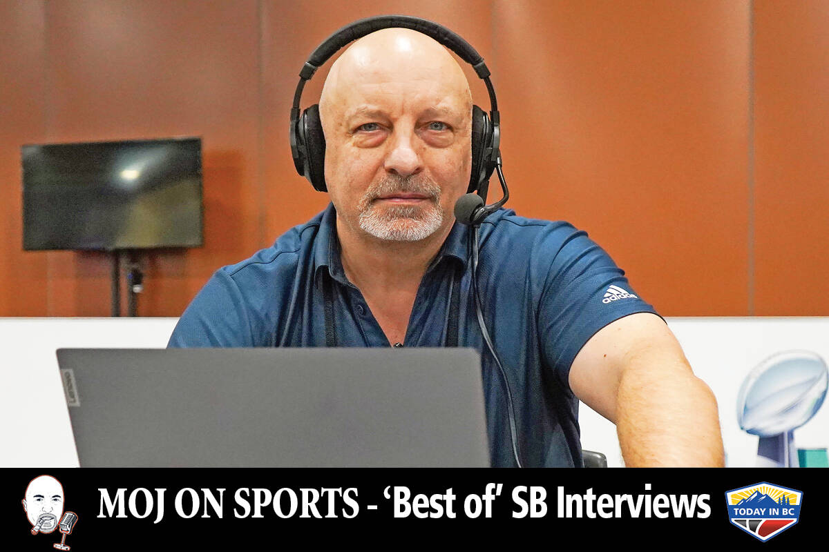 Bob Marjanovich podcasting from Phoenix, the site of Super Bowl 57. (Nik Kowalski photo)