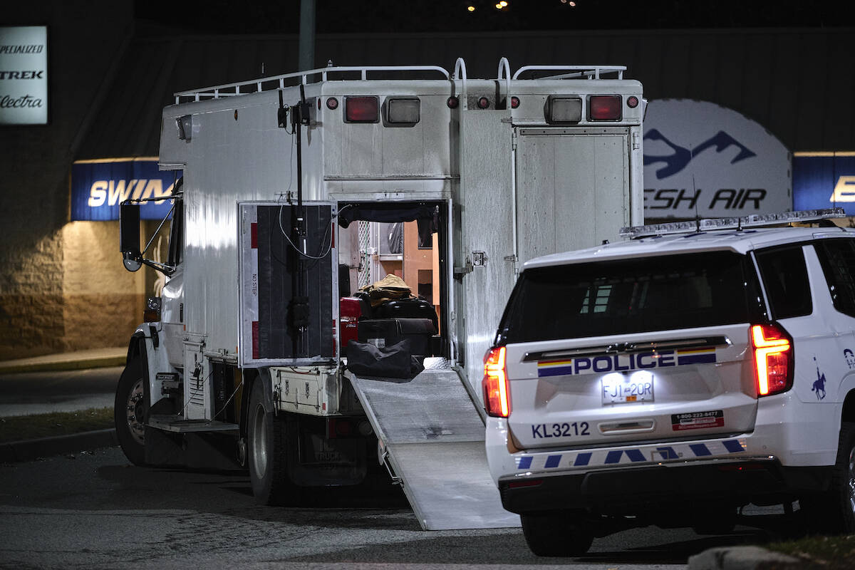 The Explosive Disposal Unit safely neutralized the explosive discovered Monday on Harvey Avenue (Alex Senger photo)