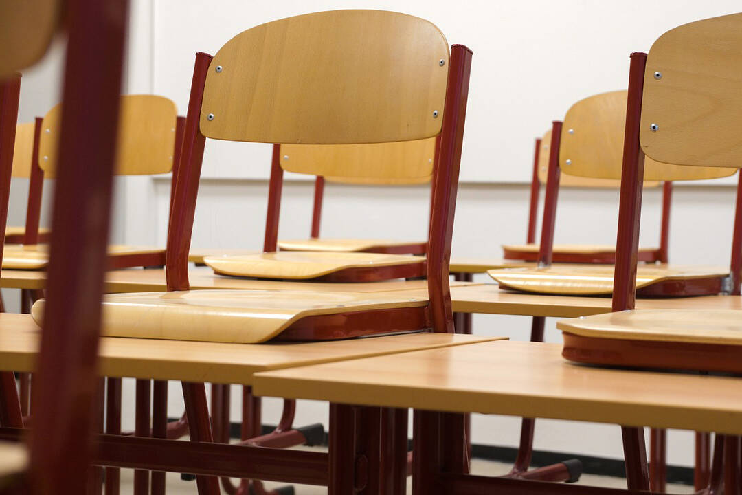 A Saanich school teacher has been disciplined for his behaviour. (Pixabay photo)
Classroom chairs (Pixabay photo)