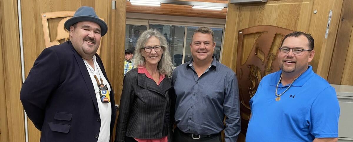 From left to right: Dallas Smith, spokesperson for the Coalition and Tlowitsis Nation, Fisheries Minister Joyce Murray, Chief Chris Roberts of the Wei Wai Kum First Nation, and Chief Ronnie Chickite of the We Wai Kai First Nation. (Supplied photo)
